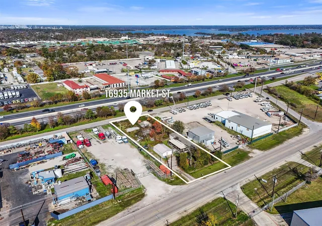 2nd image of 16935 Market St, Channelview, TX 77530 | MLS# 27058573