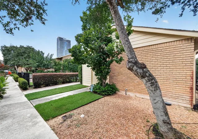 2nd image of 3131 Cummins St, Houston, TX 77027
