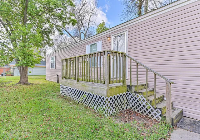 Homes for sale in Bacliff, TX | 4702 10th St, Bacliff, TX 77518 | MLS# 42263939