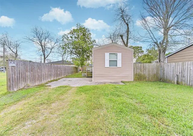 Homes for sale in Bacliff, TX | 4702 10Th St, Bacliff, TX 77518 | MLS# 42263939