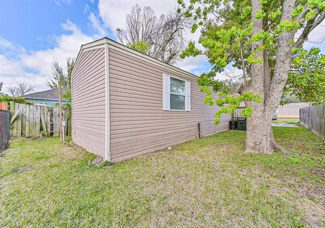 Homes for sale in Bacliff, TX | 4702 10Th St, Bacliff, TX 77518 | MLS# 42263939