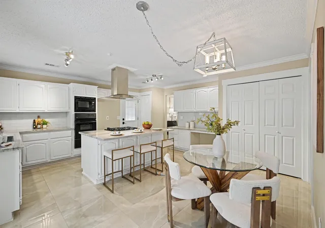 2nd image of 98 Breezy Point Pl, Spring, TX 77381 | MLS# 84157091