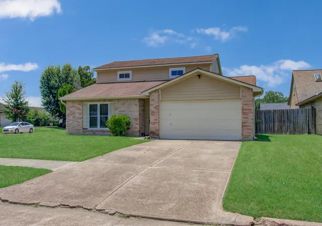 Photo 2 of Single family home for sale at 7503 Wovenwood Ln, Houston, TX 77041 | MLS# 25934561 | Listing updated on 2026-09-11