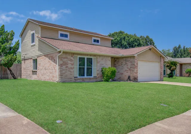 Photo 3 of Single family home for sale at 7503 Wovenwood Ln, Houston, TX 77041 | MLS# 25934561 | Listing updated on 2026-09-11