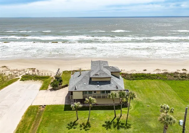 Photo 3 of Single family home for sale at 4223 Long Tom Ct, Galveston, TX 77554 | MLS# 96484341 | Listing updated on 2026-09-16
