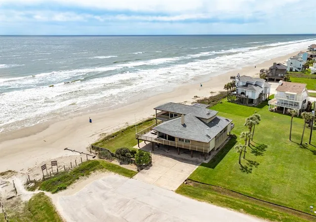 Photo 3 of Single family home for sale at 4223 Long Tom Ct, Galveston, TX 77554 | MLS# 96484341 | Listing updated on 2026-09-16