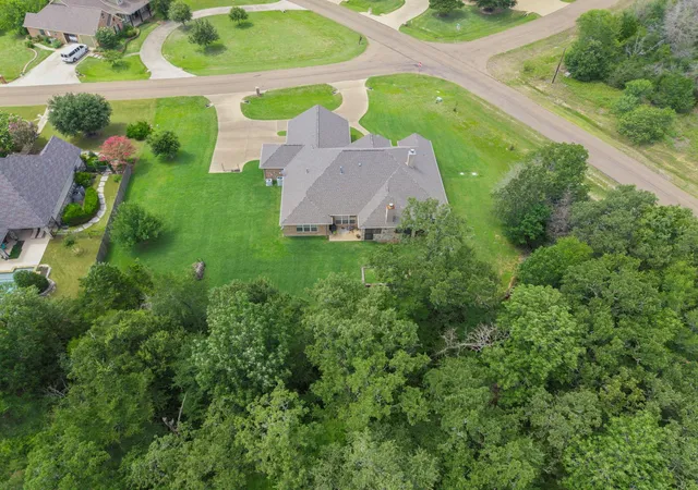 3rd image of 4698 River Valley Dr, Bryan, TX 77808 | MLS# 97130235