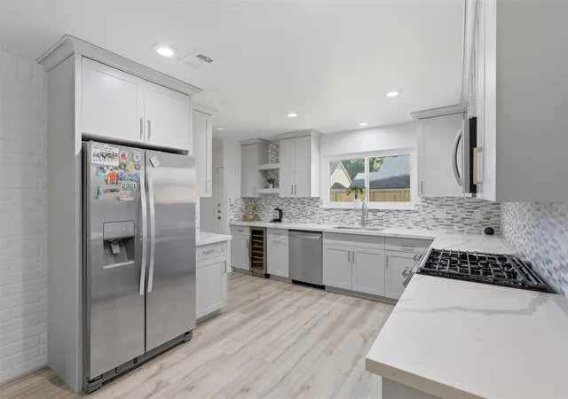 2nd image of 12019 Plumbrook Dr, Houston, TX 77099 | MLS# 10997116