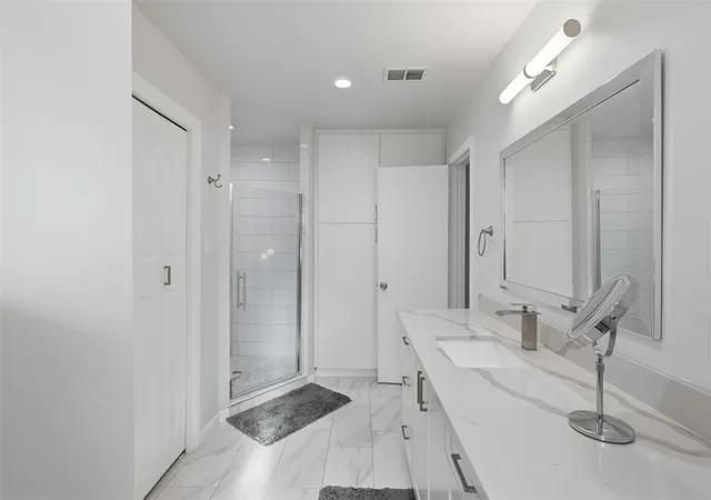 3rd image of 12019 Plumbrook Dr, Houston, TX 77099 | MLS# 10997116