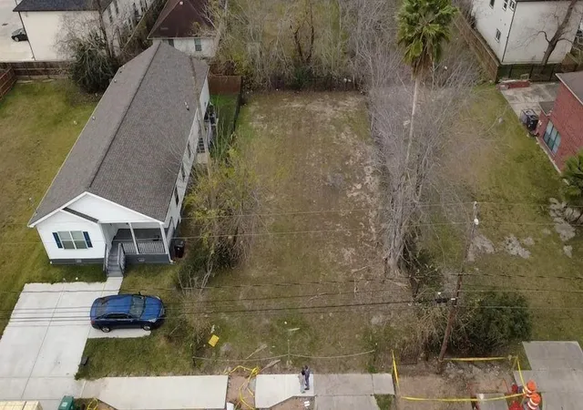 Photo 1 of Land for sale at 7812 Scott St, Houston, TX 77051 | MLS# 47332590 | Listing updated on 2026-09-15