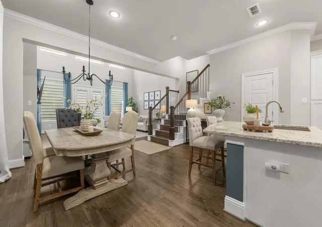 2nd image of 3504 Vista Terrace Ln, Houston, TX 77018 | MLS# 49289761