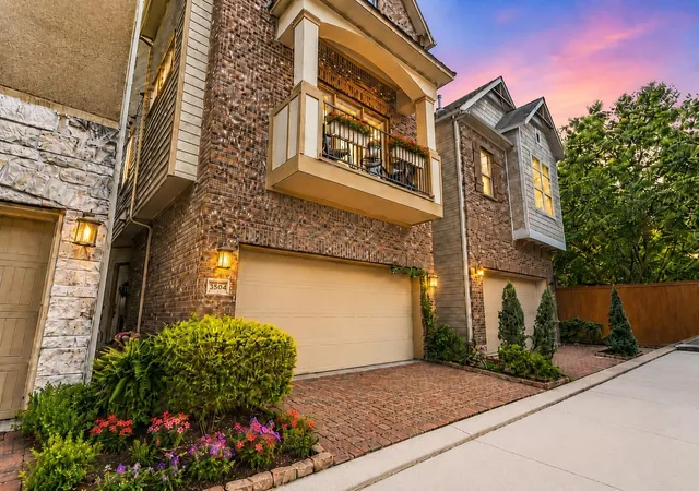 3rd image of 3504 Vista Terrace Ln, Houston, TX 77018 | MLS# 49289761