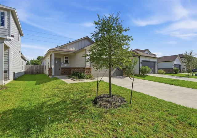 3rd image of 331 Century Farm Dr, Crosby, TX 77532 | MLS# 97784467