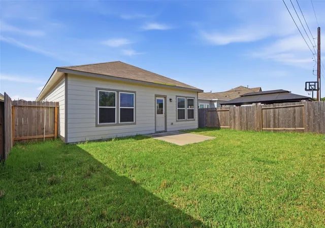 4th image of 331 Century Farm Dr, Crosby, TX 77532 | MLS# 97784467