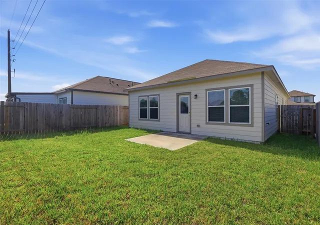 5th image of 331 Century Farm Dr, Crosby, TX 77532 | MLS# 97784467