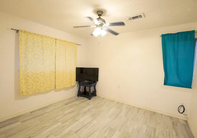 39th image of 27 Marlin Ln, Baytown, TX 77520 | MLS# 18197038
