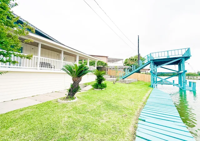 4th image of 27 Marlin Ln, Baytown, TX 77520 | MLS# 18197038