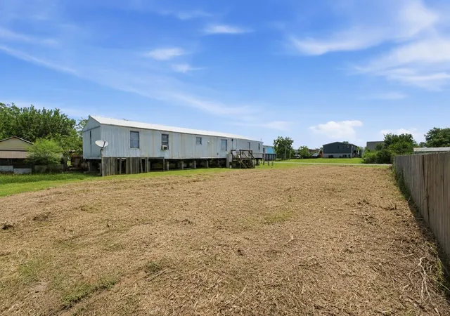 Photo 3 of Land for sale at 932 13th Street, Dickinson, TX 77539 | MLS# 78357677 | Listing updated on 2026-09-11