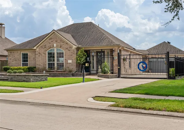Photo 3 of Single family home for sale at 9542 Bearden Crk Ln, Humble, TX 77396 | MLS# 43287893 | Listing updated on 2026-09-19