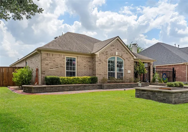 Photo 3 of Single family home for sale at 9542 Bearden Crk Ln, Humble, TX 77396 | MLS# 43287893 | Listing updated on 2026-09-19