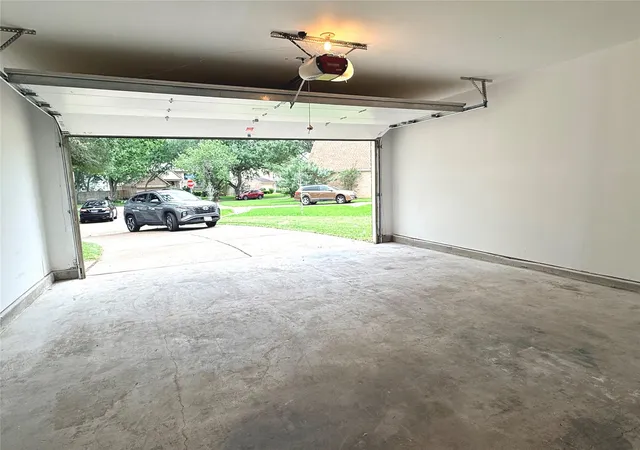 28th image of 2802 Sunshine Cir, Sugar Land, TX 77479 | MLS# 23312255