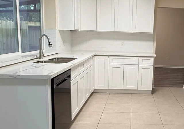 3rd image of 2802 Sunshine Cir, Sugar Land, TX 77479 | MLS# 23312255