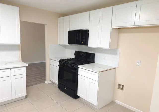 4th image of 2802 Sunshine Cir, Sugar Land, TX 77479 | MLS# 23312255