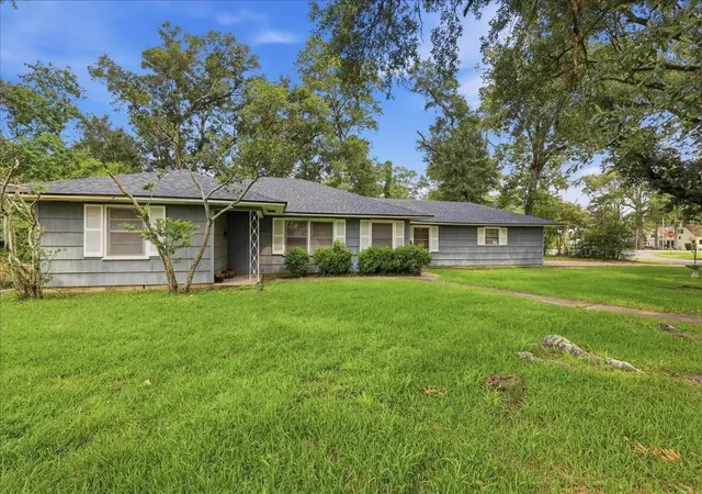 Homes for sale in Beaumont, TX | 3495 Redwood Dr, Beaumont, TX 77703 | MLS# 41554871