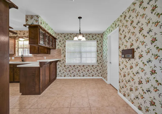 4th image of 110 Buttercup St, Lake Jackson, TX 77566 | MLS# 76486159