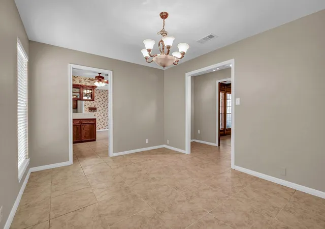 5th image of 110 Buttercup St, Lake Jackson, TX 77566 | MLS# 76486159