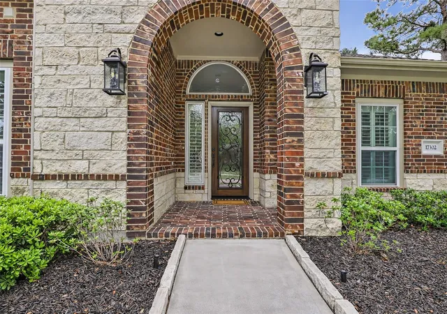 Photo 2 of Single family home for sale at 17302 Pipestone Point Ct, Humble, TX 77346 | MLS# 2974054 | Listing updated on 2026-09-08