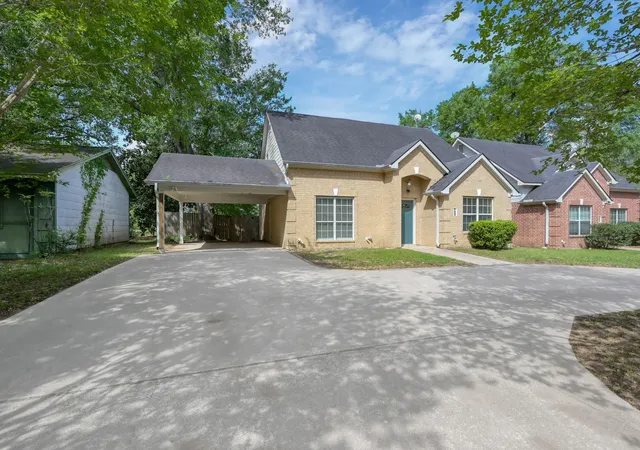 3rd image of 125 Pine St, Prairie View, TX 77446 | MLS# 91713208