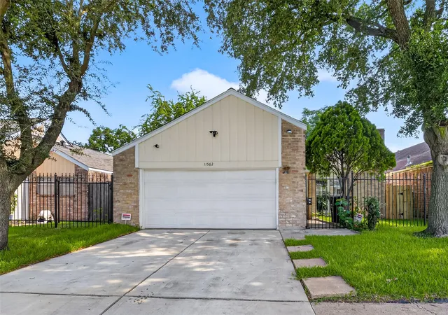 image of 11562 Bellspring Dr, Houston, TX 77072 | MLS# 18661222