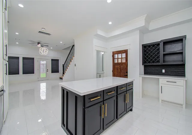 2nd image of 119 E 38th St, Houston, TX 77018 | MLS# 53352519