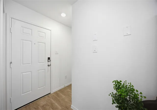 Photo 3 of Sale Pending at 6021 Pineapple St, Houston, TX 77048 | MLS# 2097392 | Listing updated on 2026-09-17