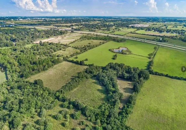 4th image of 45110 Frontage Tract 1 Rd, Hempstead, TX 77445 | MLS# 84606251