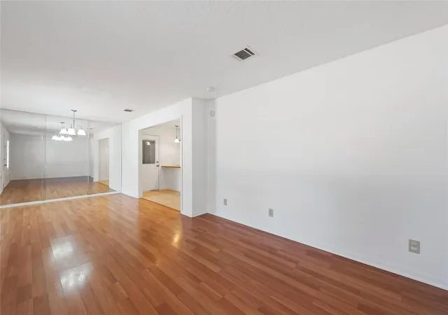 Photo 4 of Single family home for sale at 1510 Afton St, Houston, TX 77055 | MLS# 96057411 | Listing updated on 2026-09-11