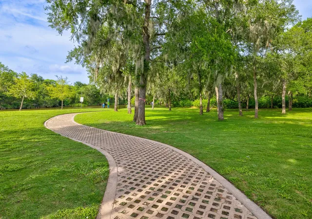 4th image of 104 Misty Brook Ln, League City, TX 77573 | MLS# 82519220
