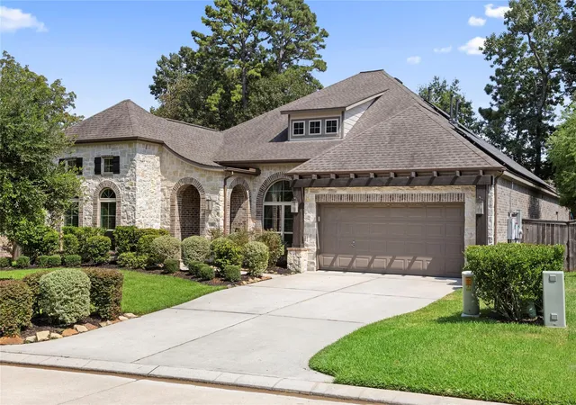 Photo 2 of Single family home for sale at 211 Evening Tide Wy, Willis, TX 77318 | MLS# 87487167 | Listing updated on 2026-09-08