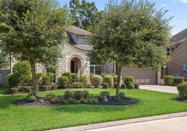 Photo 3 of Single family home for sale at 211 Evening Tide Wy, Willis, TX 77318 | MLS# 87487167 | Listing updated on 2026-09-18