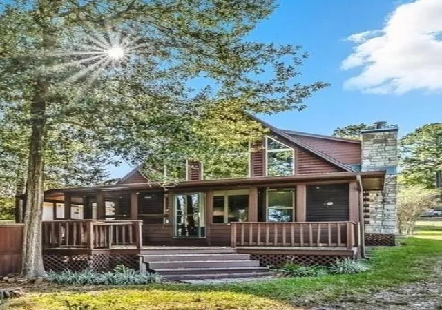 1st image of 52 Hunters Creek Dr, Huntsville, TX 77340 | MLS# 69140894