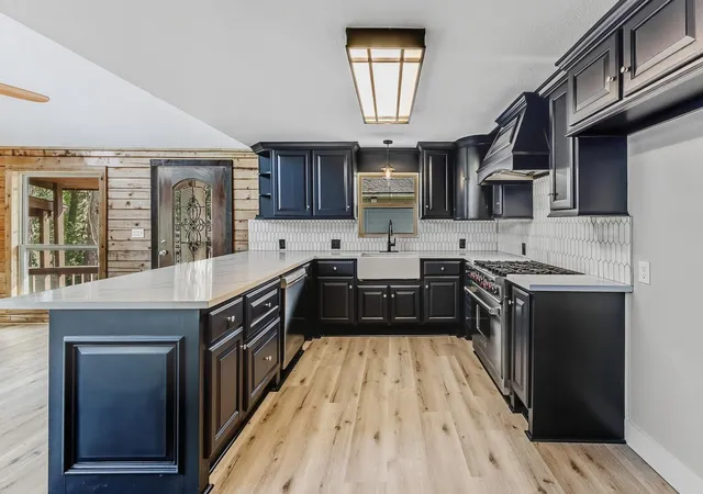 Photo 3 of Single family home for sale at 52 Hunters Crk Dr, Huntsville, TX 77340 | MLS# 69140894 | Listing updated on 2026-09-06