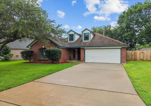 2nd image of 111 Jamestown Ave, Clute, TX 77531 | MLS# 19175613