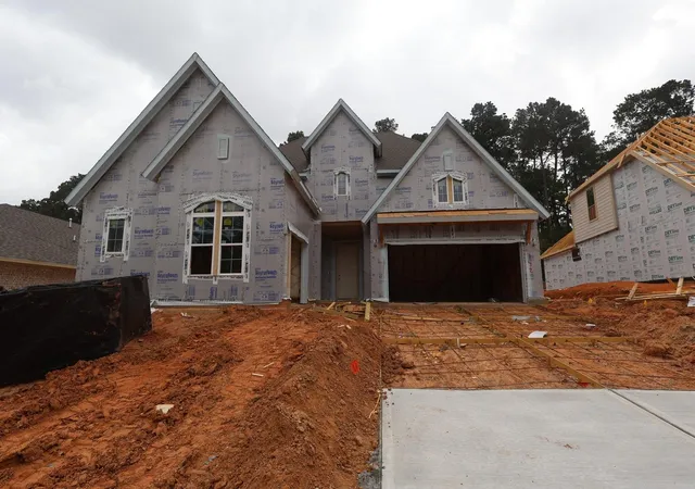 Photo 3 of Single family home for sale at 142 Hickory Forest Ct, Willis, TX 77318 | MLS# 90661501 | Listing updated on 2026-09-03