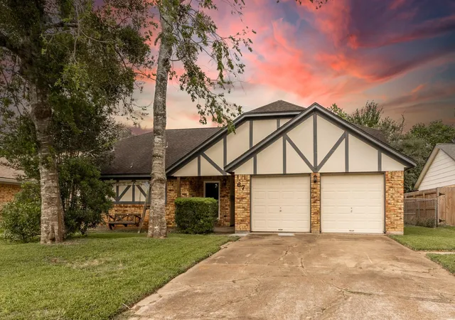1st image of 67 Sweetgum Ct, Lake Jackson, TX 77566 | MLS# 97522798
