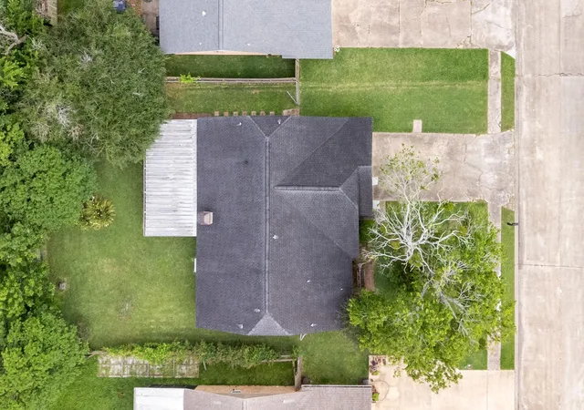 3rd image of 67 Sweetgum Ct, Lake Jackson, TX 77566 | MLS# 97522798