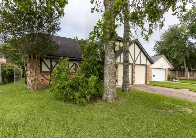 40th image of 67 Sweetgum Ct, Lake Jackson, TX 77566 | MLS# 97522798