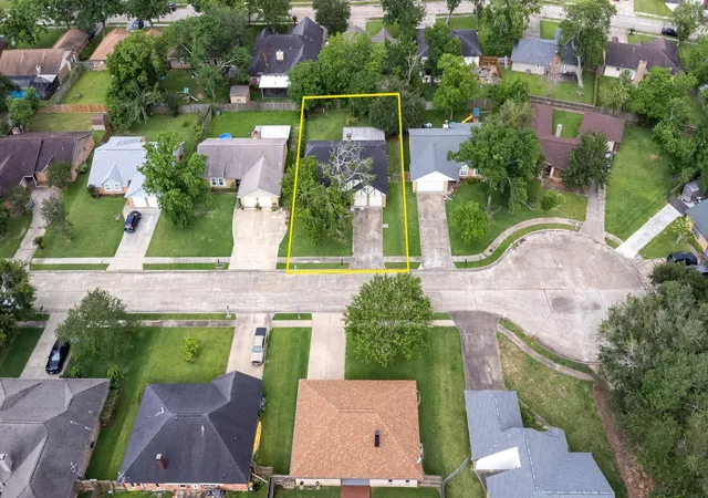 4th image of 67 Sweetgum Ct, Lake Jackson, TX 77566 | MLS# 97522798
