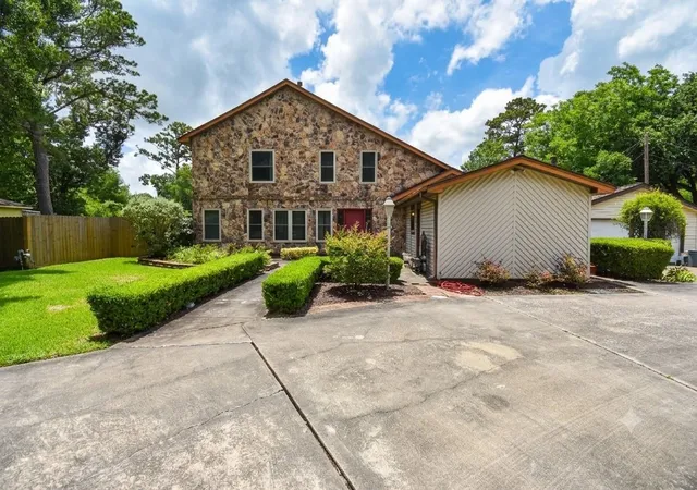1st image of 5504 Sycamore Dr, Dickinson, TX 77539 | MLS# 2796851