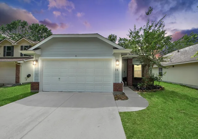 Photo 1 of Single family home for sale at 15 Bark Bnd Pl, Conroe, TX 77385 | MLS# 94388604 | Listing updated on 2026-09-10
